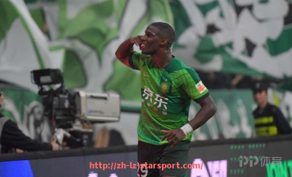 星空体育app-法甲比赛场面精彩瞬间回顾与战术分析